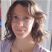 Diplomata in lingue straniere offre ripetizioni online di tedesco, inglese, francese ma anche italiano, storia